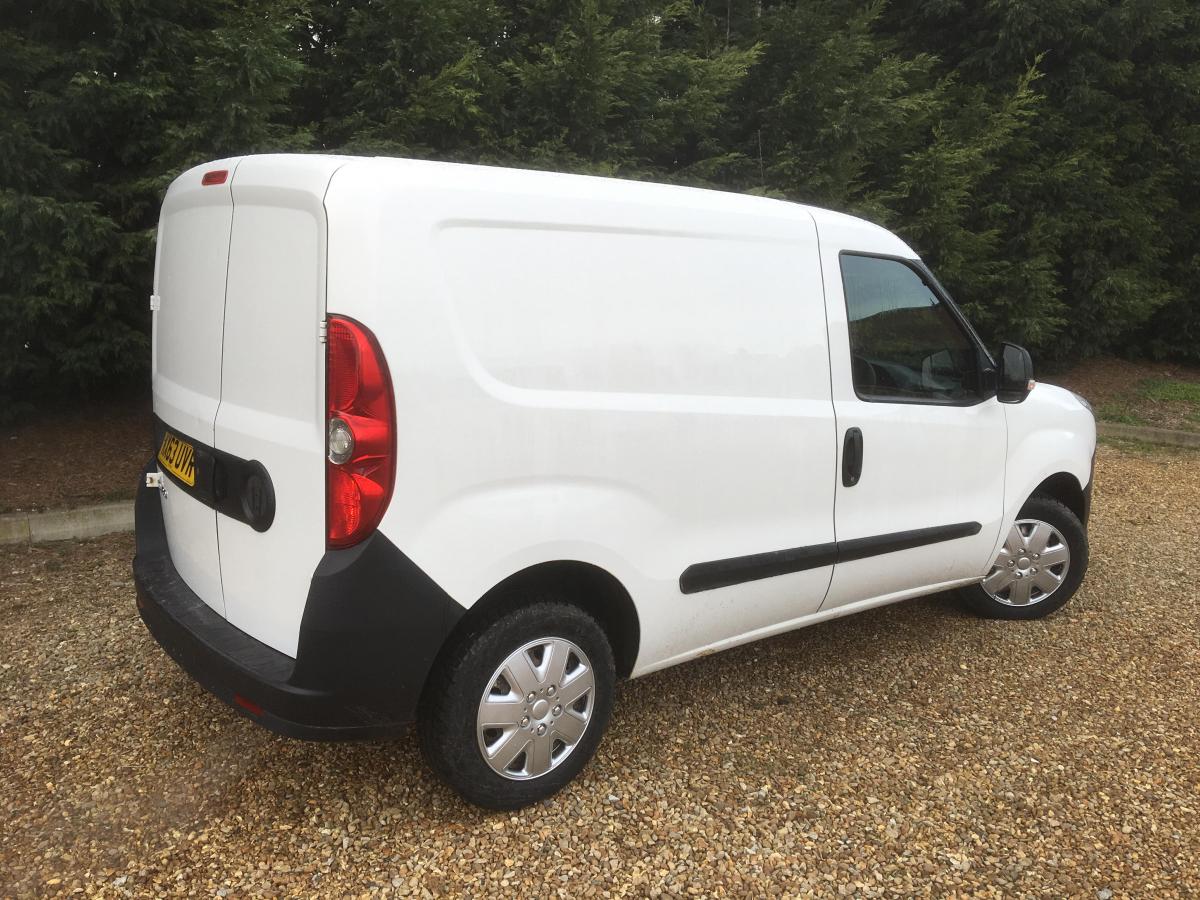 Vauxhall Combo 2000 L1h1 Cdti panel van (integral) - 2013 - £3,299