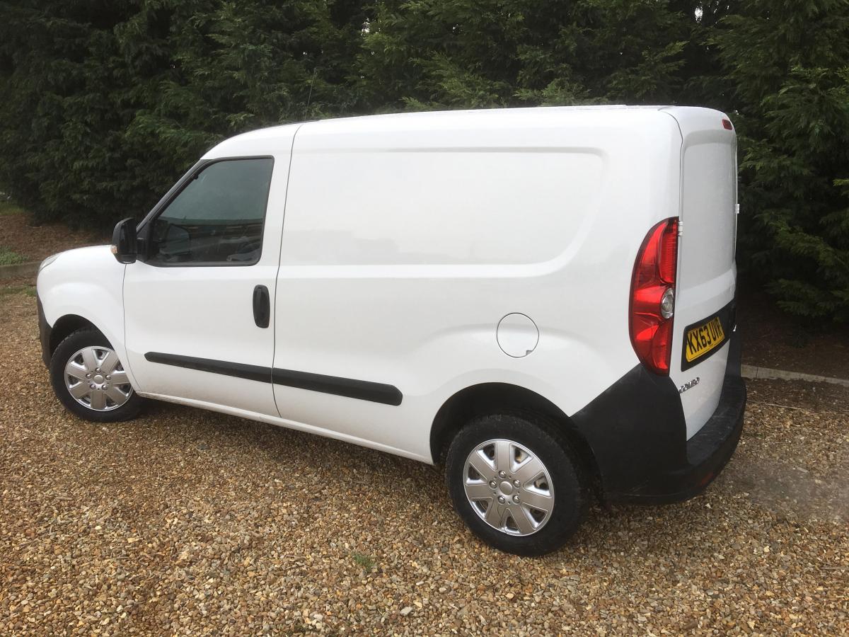 Vauxhall Combo 2000 L1h1 Cdti panel van (integral) - 2013 - £3,299